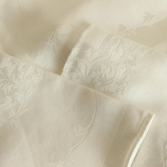 Vintage Tablecloth And Eight Napkins Set, White Damask Table Linens - Picture 4 of 10